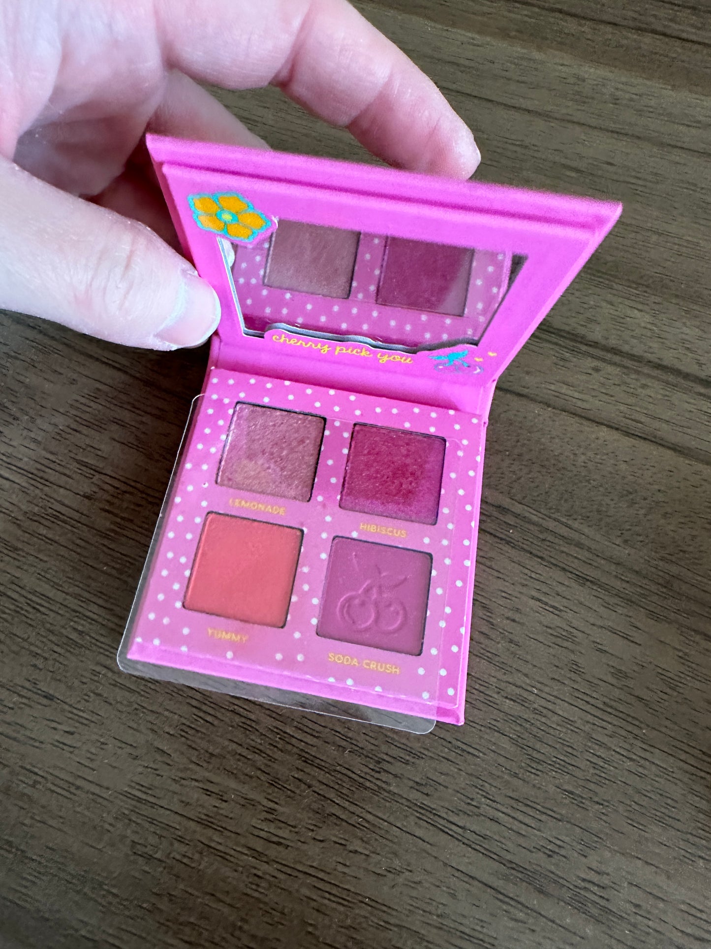 colourpop x hello kitty palette