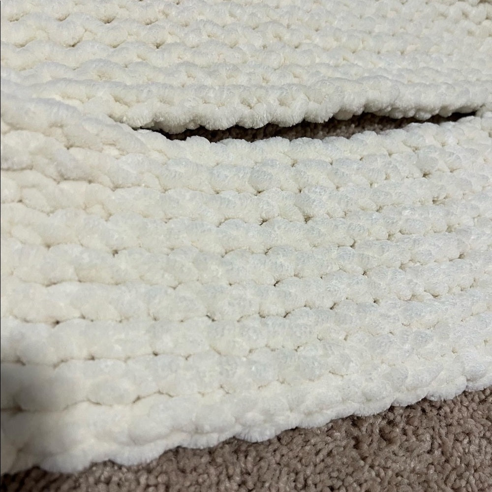 *HANDMADE BY HAZEL knit scarf