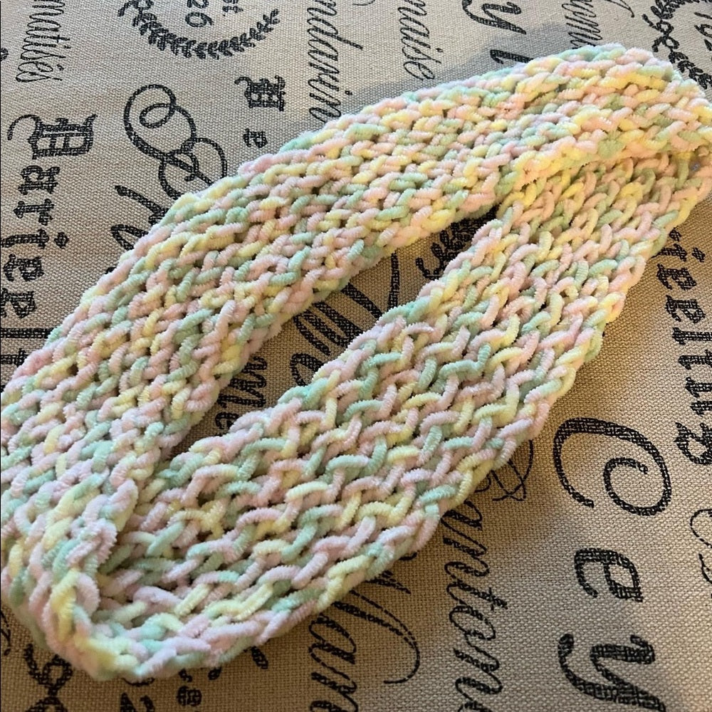 *HANDMADE BY HAZEL knit scarf