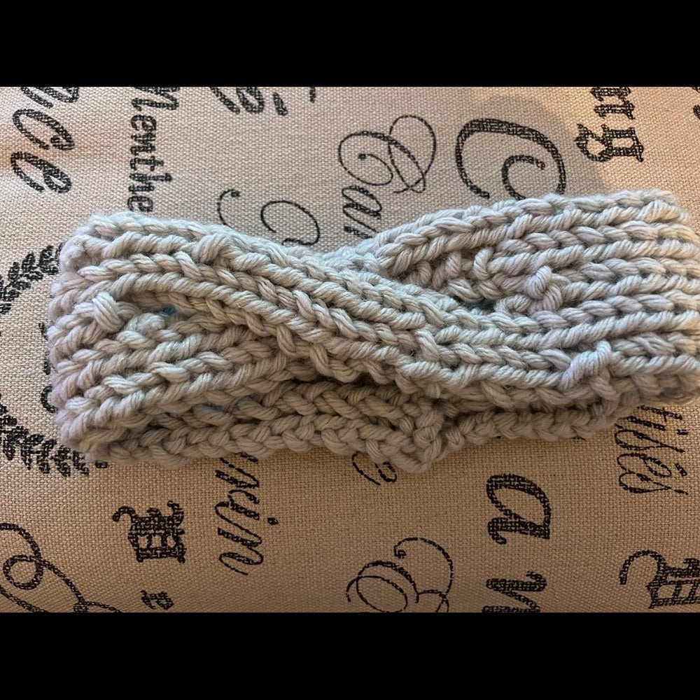 *HANDMADE BY HAZEL knit headband ear warmer