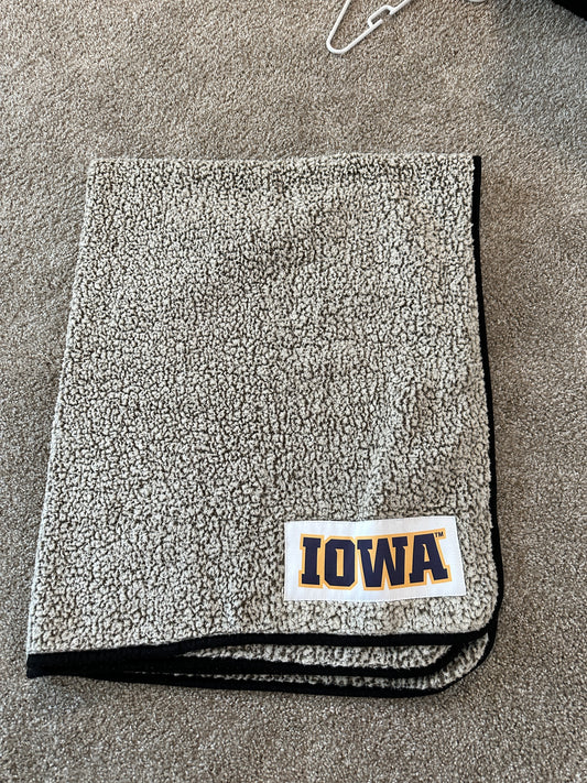 iowa hawkeye sherpa blanket