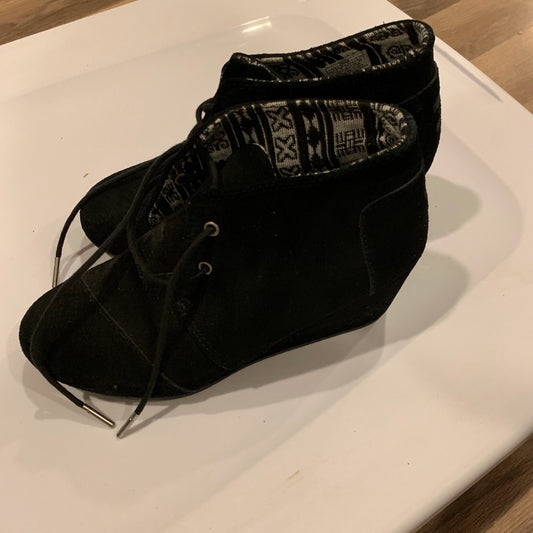 *Tom Black Bootie Wedge