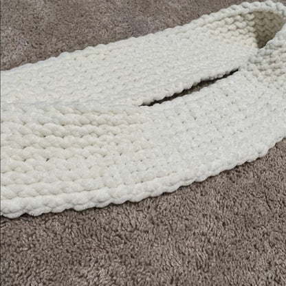 *HANDMADE BY HAZEL knit scarf