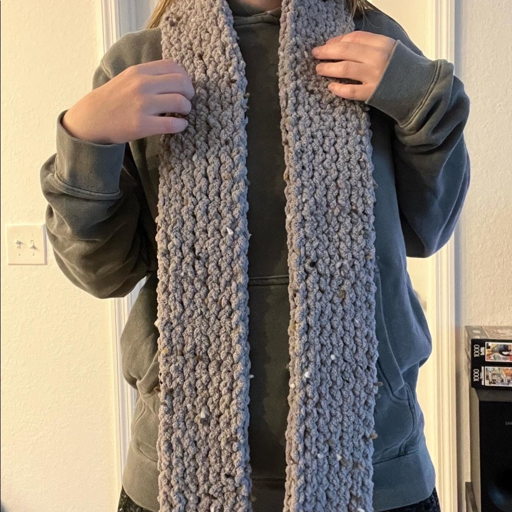 *HANDMADE BY HAZEL knit scarf