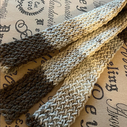 *HANDMADE BY HAZEL knit scarf