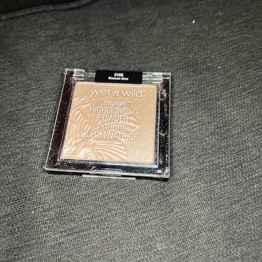 *wet n wild highlighter