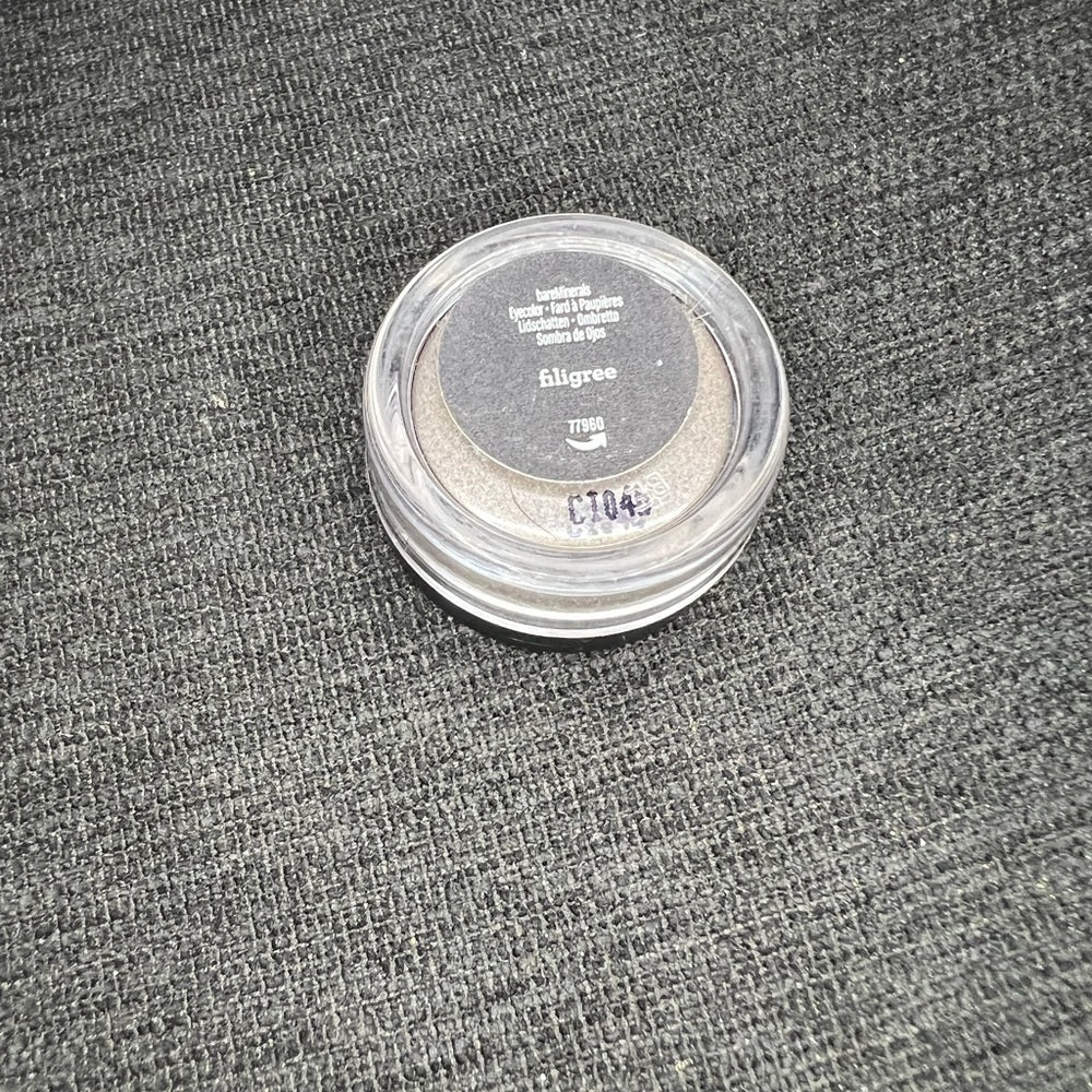 *bare minerals loose eyeshadow (filigree)