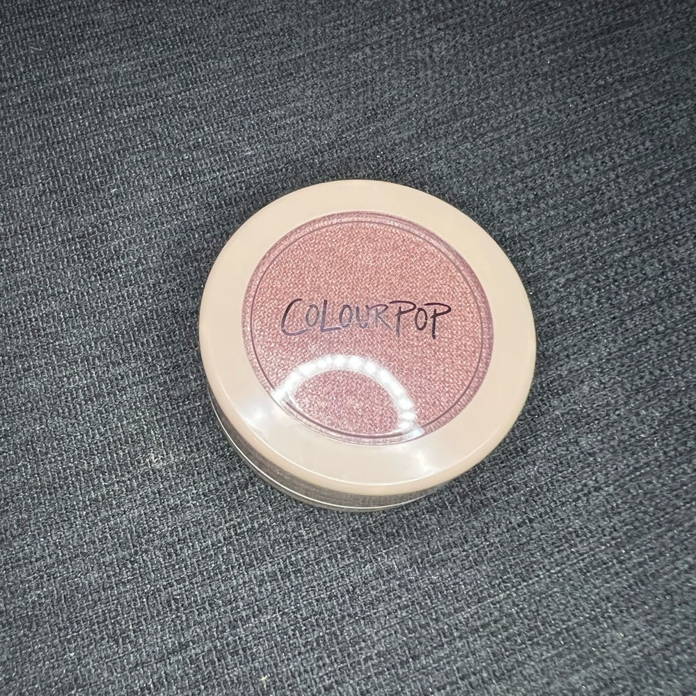 *colourpop highlighter (out of quartz)