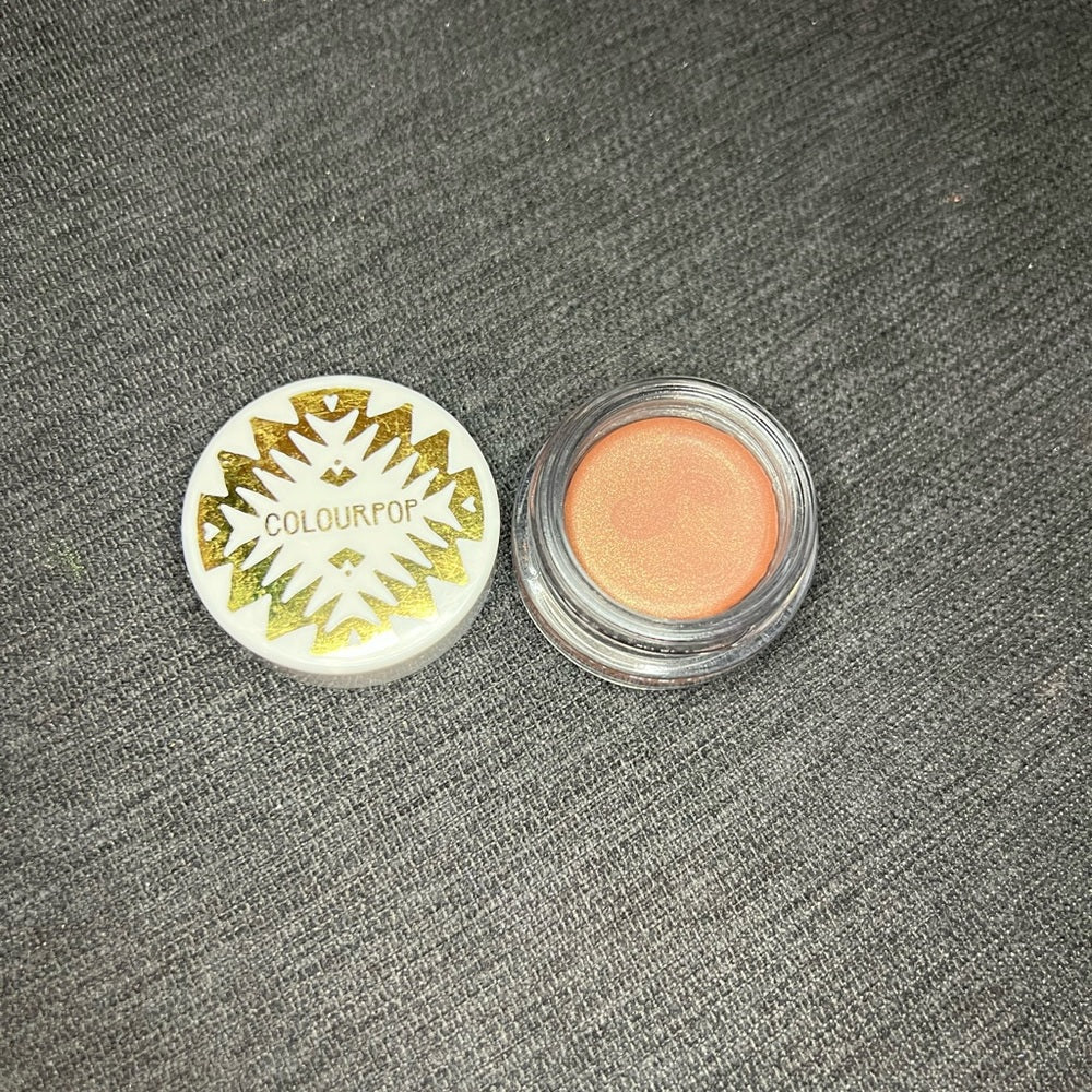 *colourpop crème shadow (prickly poppy)