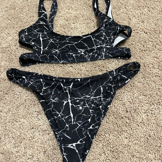 *two pieces swimsuit