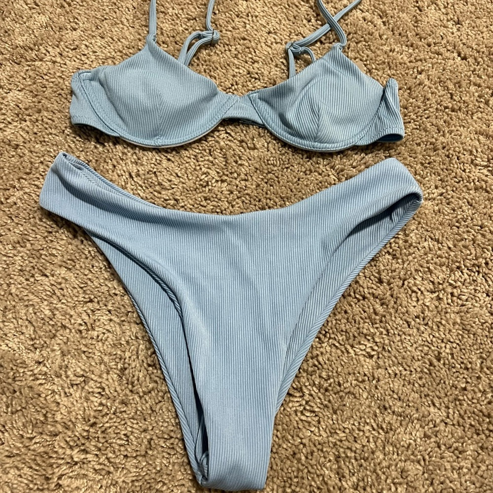 *two pieces swimsuit