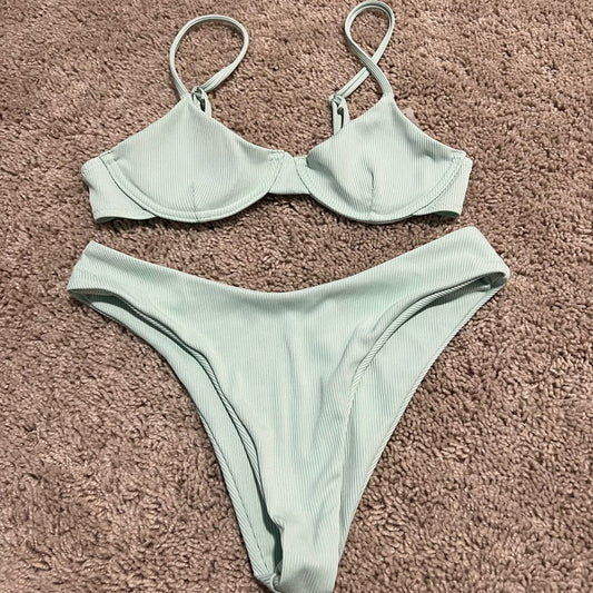 *two pieces swimsuit