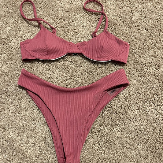 *two pieces swimsuit