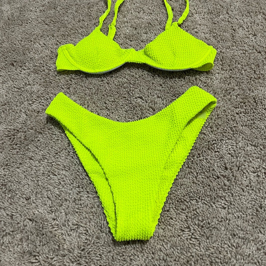 *two pieces swimsuit