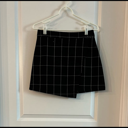 *plaid skirt