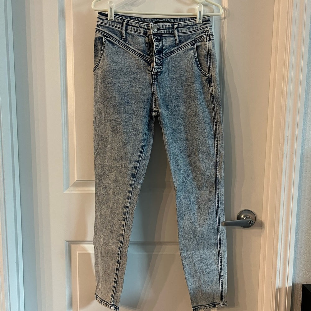 *Skinny Jeans: 90s Style