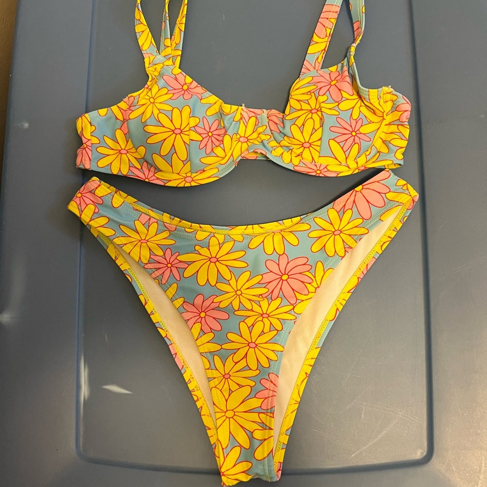 *bikini swimsuit