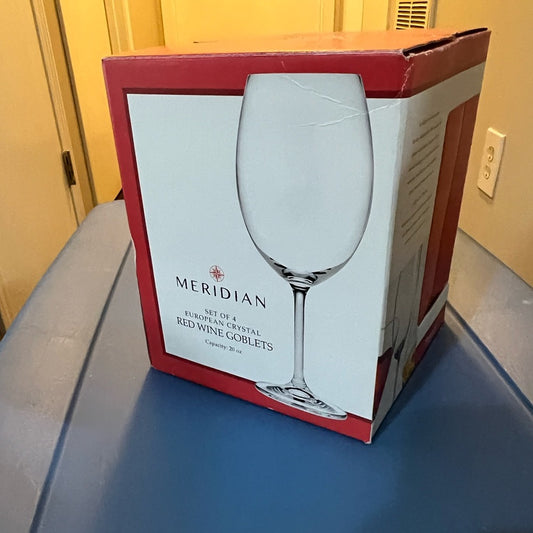 *set of 4 wine glasses