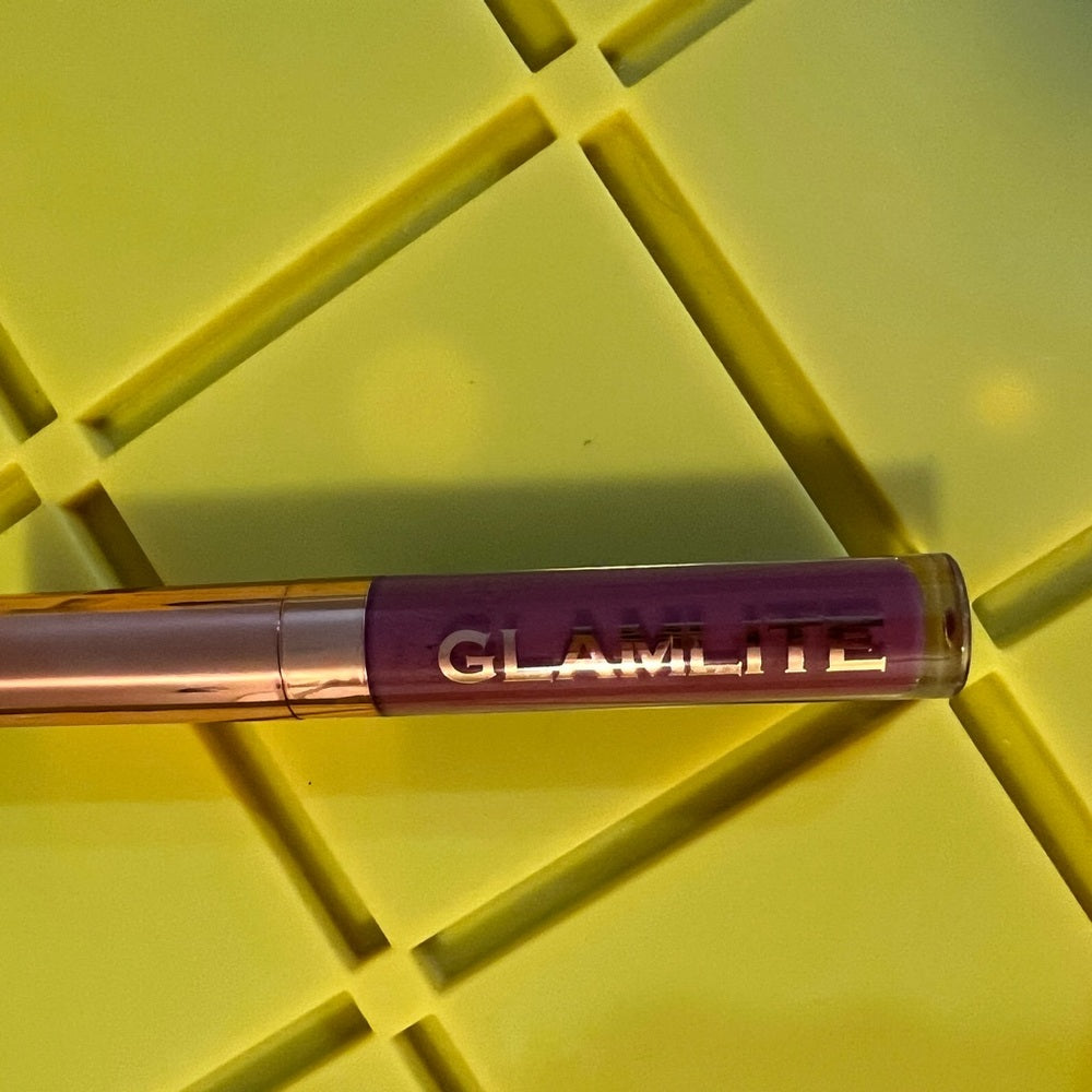 *glamlite lip