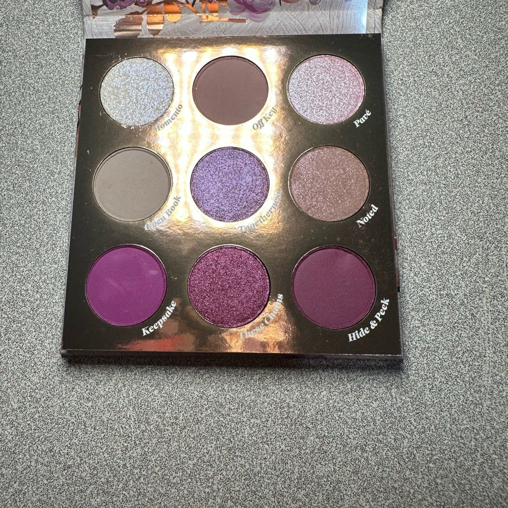 *colourpop eyeshadow palette (locket down)